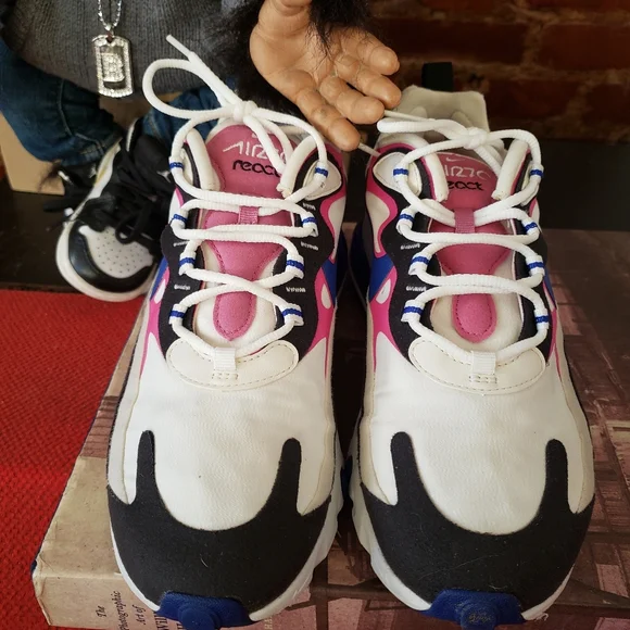 Nike Air React 270 - Picture 6 of 13